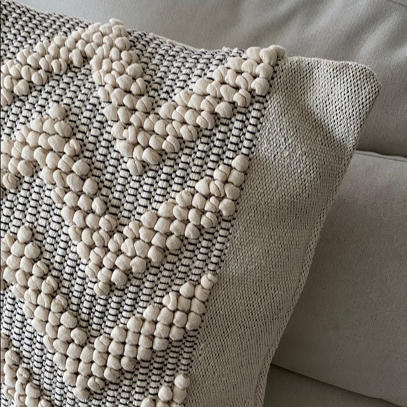 Extra large Moroccan style accent pillow - Picture 5 of 6